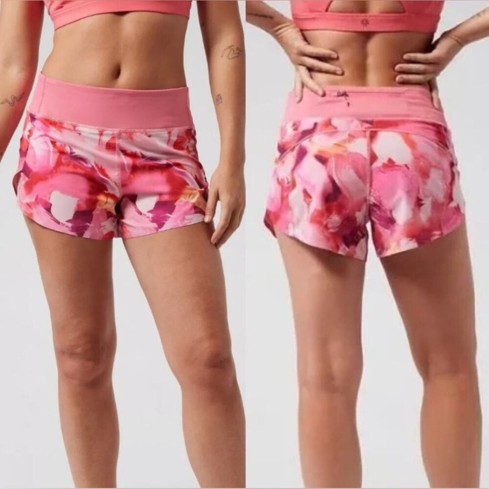 🌺ATHLETA Run With It 4.5” Shorts Size S